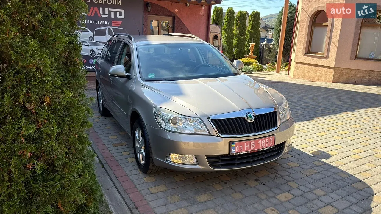 Skoda Octavia 2011 photo 2