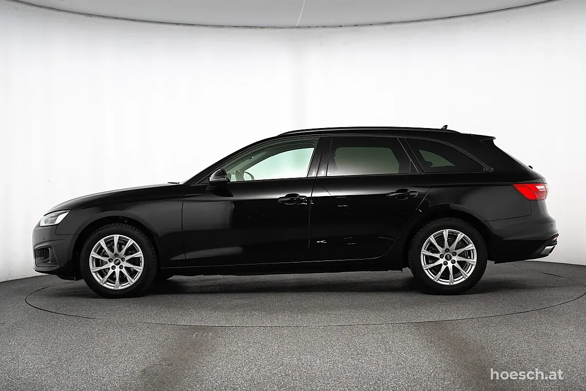 Audi A4 2022 photo 3
