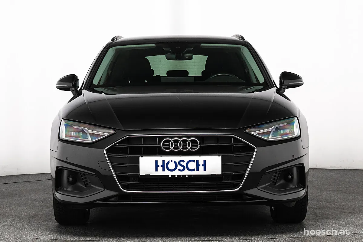 Audi A4 2022 photo 2