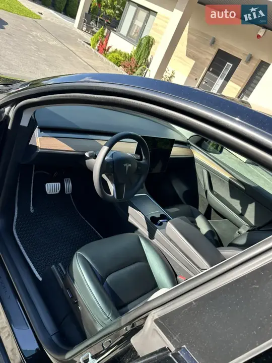 Tesla Model Y 2022 photo 2