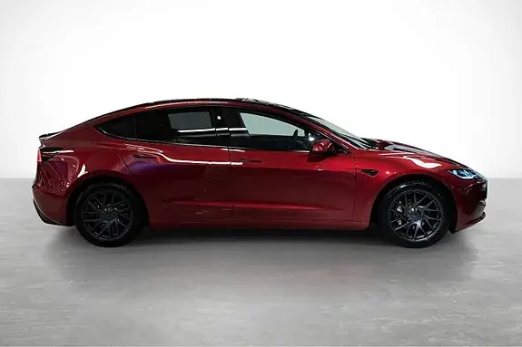 Tesla Model 3 2024 photo 5