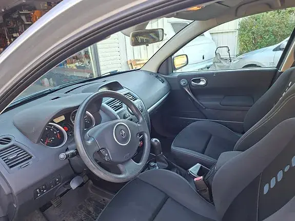 Renault Megane Ii 2009 photo 4