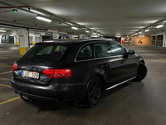 Audi A4 2011 photo 3