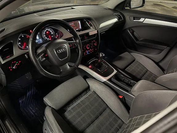 Audi A4 2011 photo 4