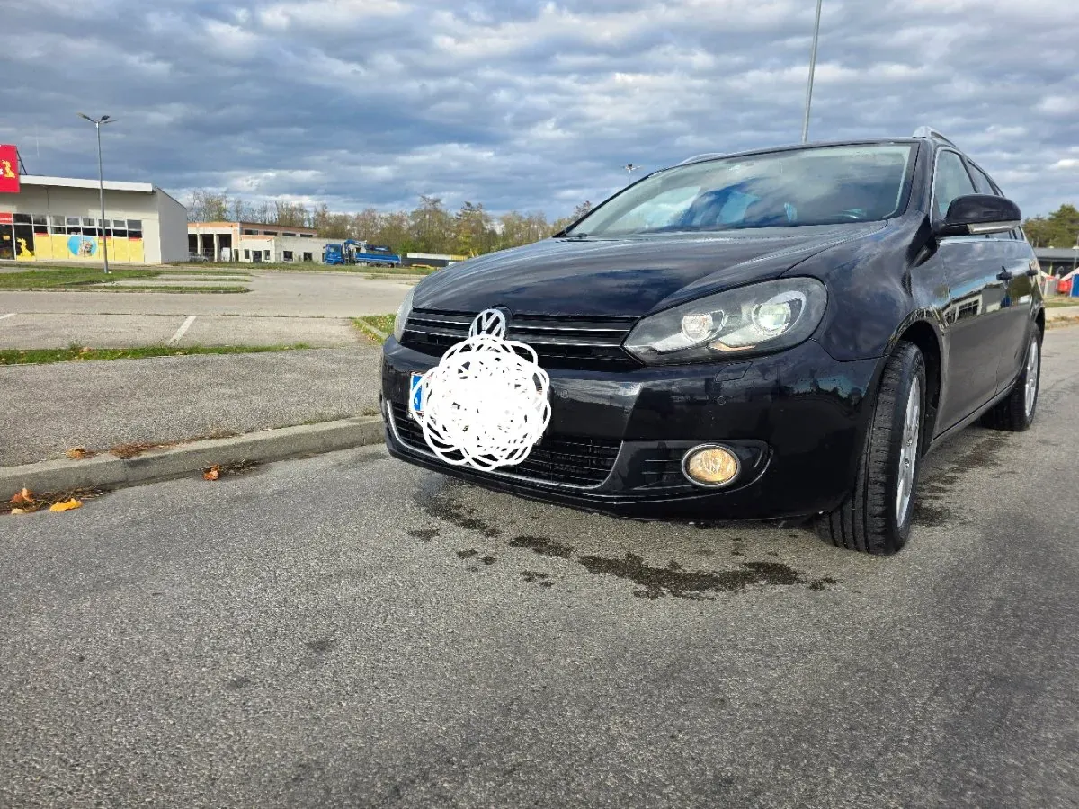 Volkswagen Golf 2011 photo 2