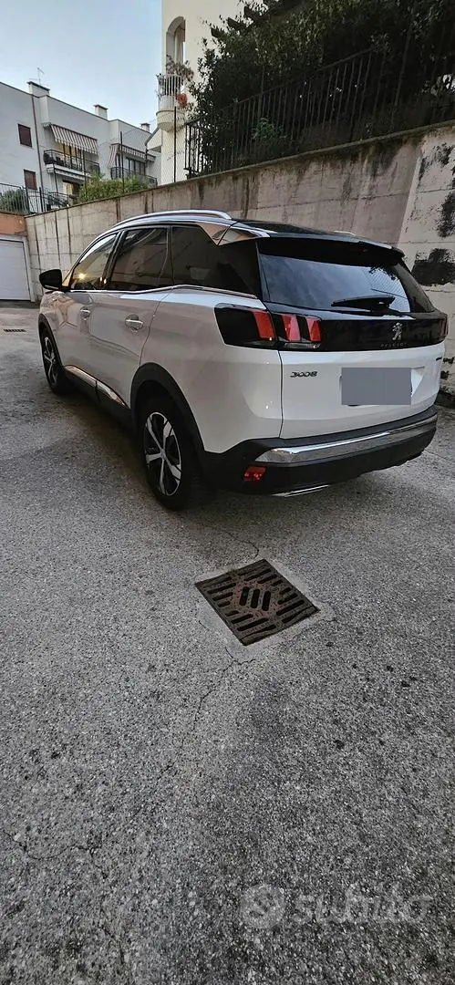 Peugeot 3008 2019 photo 2