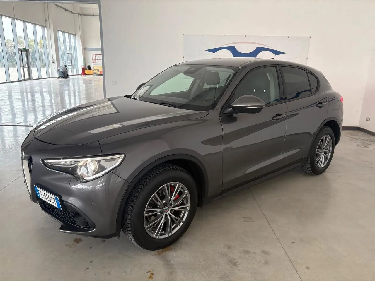 Alfa Romeo Stelvio 2017 photo 2