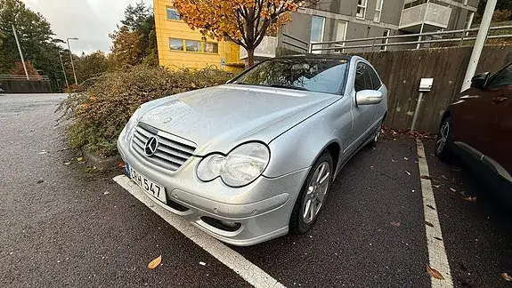 Mercedes-Benz C200