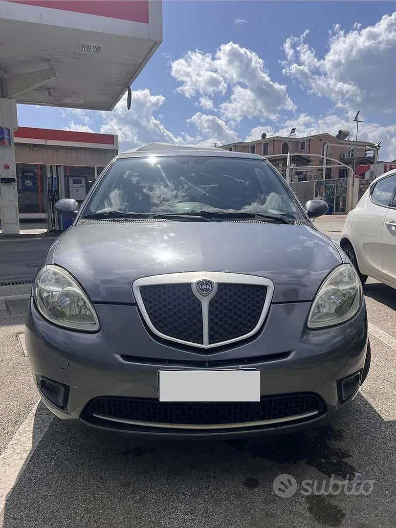 Lancia Y