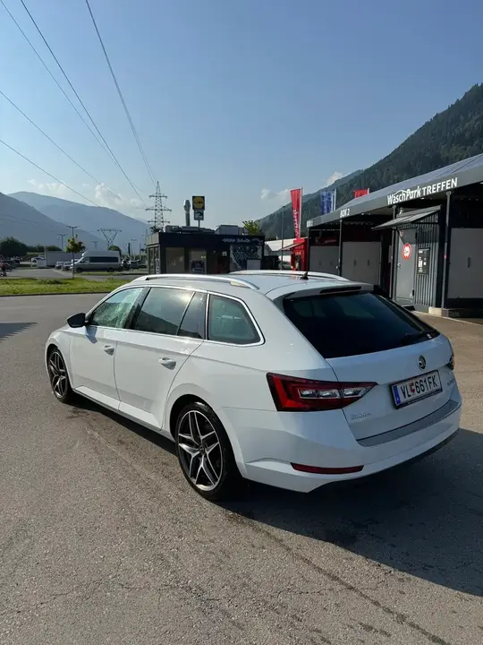 Skoda Superb 2019 photo 2