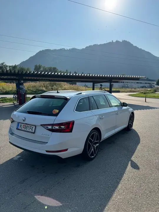 Skoda Superb 2019 photo 3