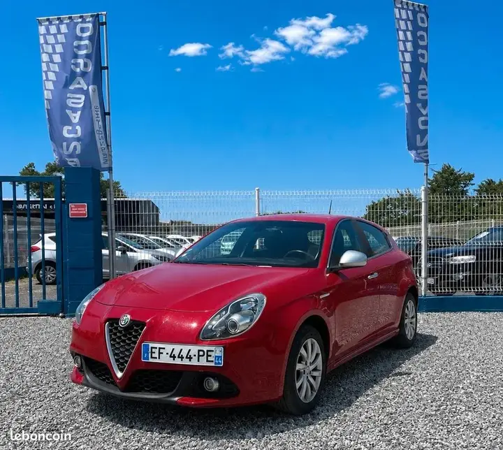Alfa Romeo Giulietta 2016 photo 2
