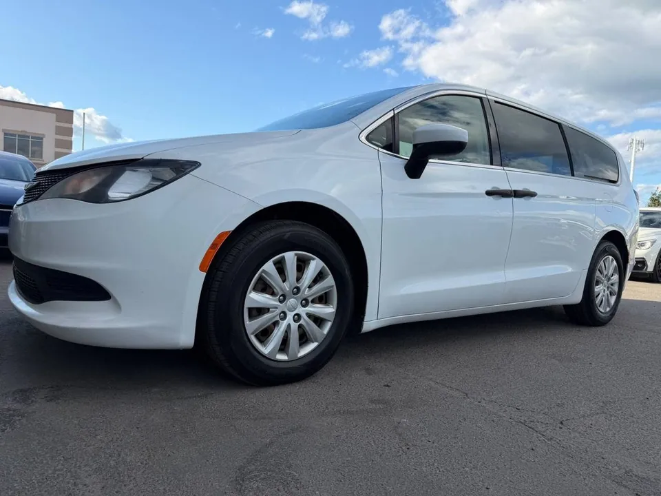 Chrysler Grand Caravan 2021 photo 3