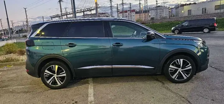 Peugeot 5008 2017 photo 2