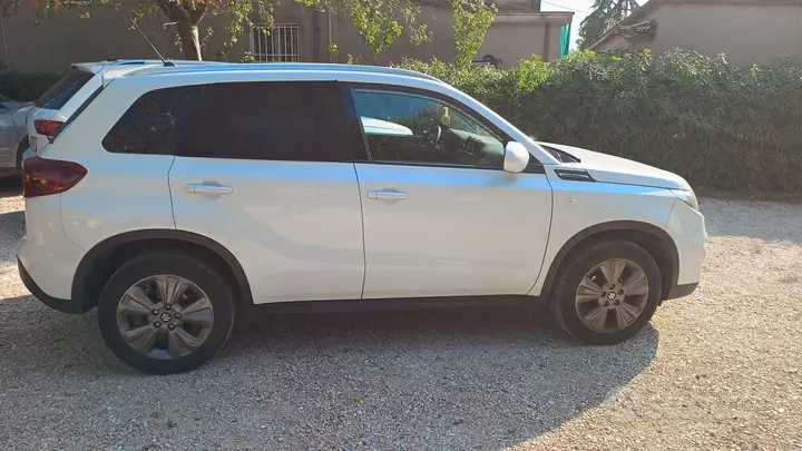 Suzuki Vitara 2023 photo 5