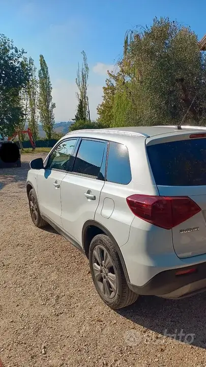 Suzuki Vitara 2023 photo 2
