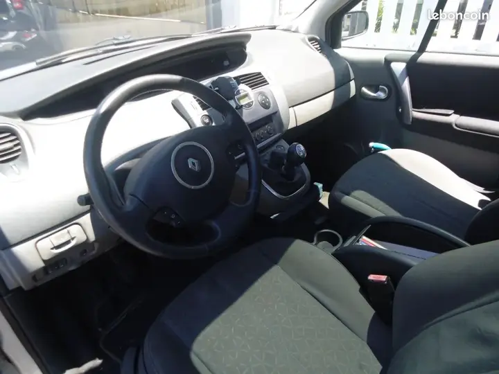 Renault Megane 2007 photo 2