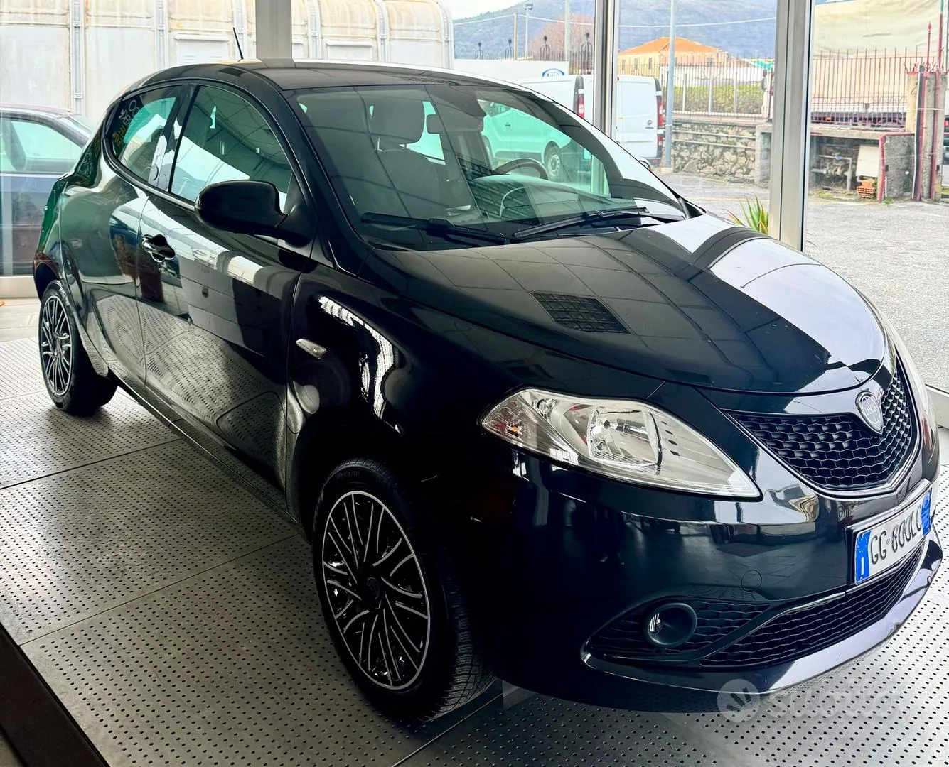 Lancia Ypsilon 2021 photo 2