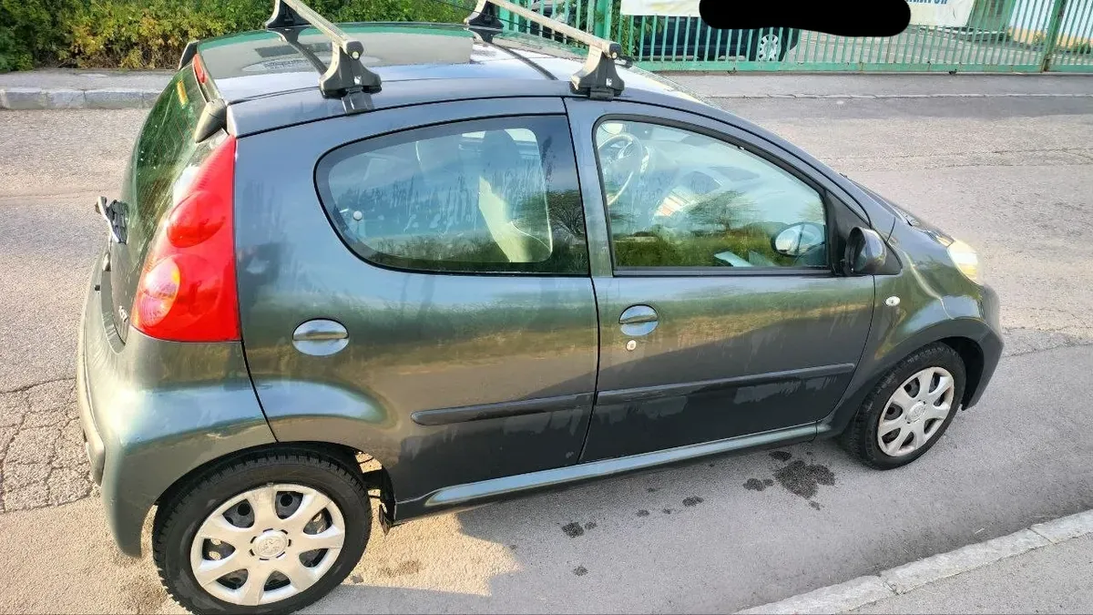 Peugeot 107 2011 photo 2