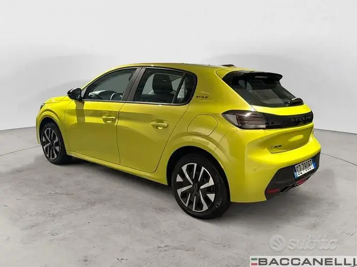 Peugeot 208 2025 photo 2