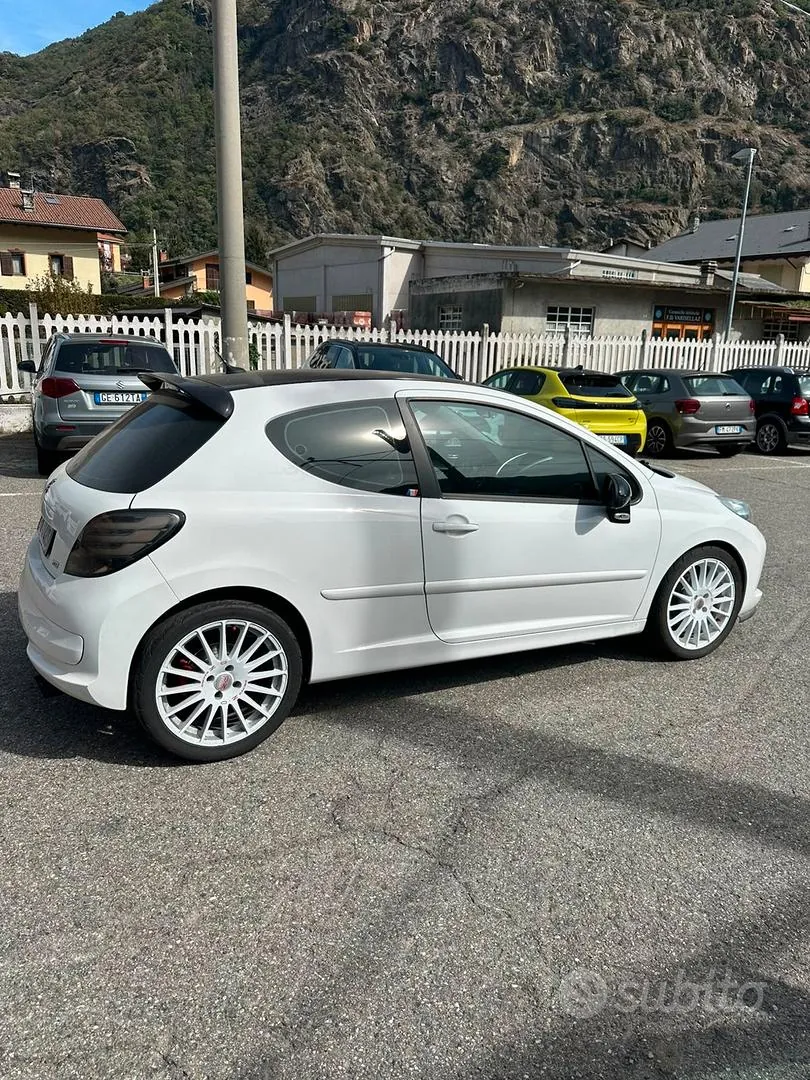 Peugeot 207 2008 photo 4