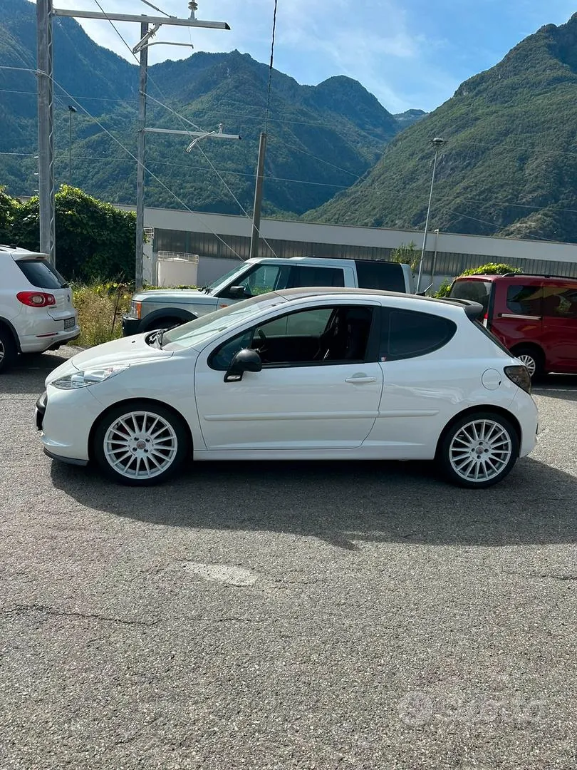 Peugeot 207 2008 photo 2