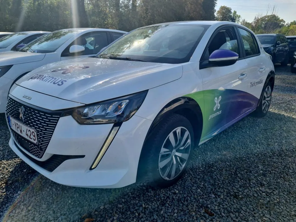 Peugeot E-208