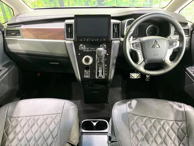Mitsubishi Delica D:5 2024 photo 2