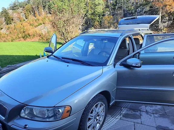 Volvo V70 2008 photo 2