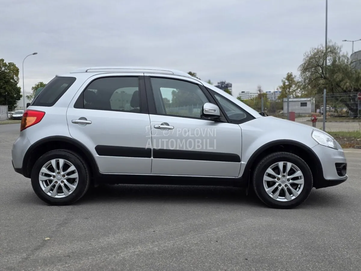 Suzuki Sx4 2013 photo 4