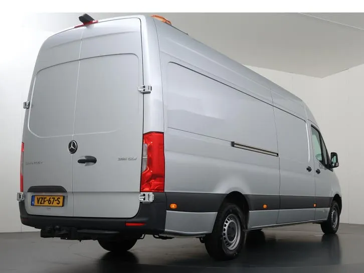 Mercedes-Benz Sprinter 2023 photo 2