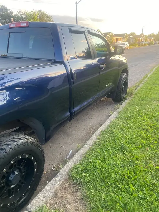 Toyota Tundra 2011 photo 5
