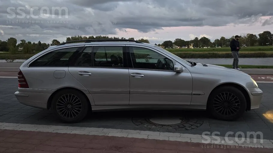 Mercedes-Benz C270 2004 photo 5