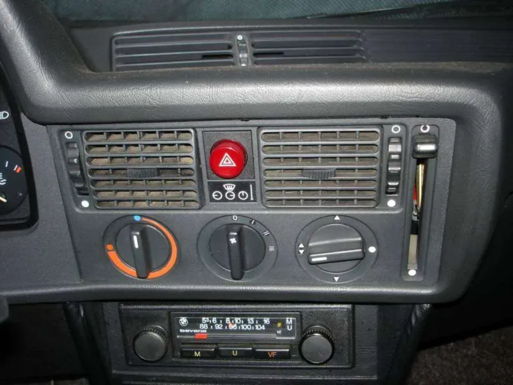 BMW 3 Series 1982 photo 3