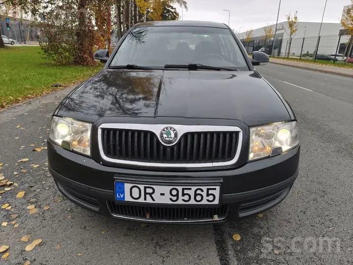 Skoda Superb 2006 photo 2