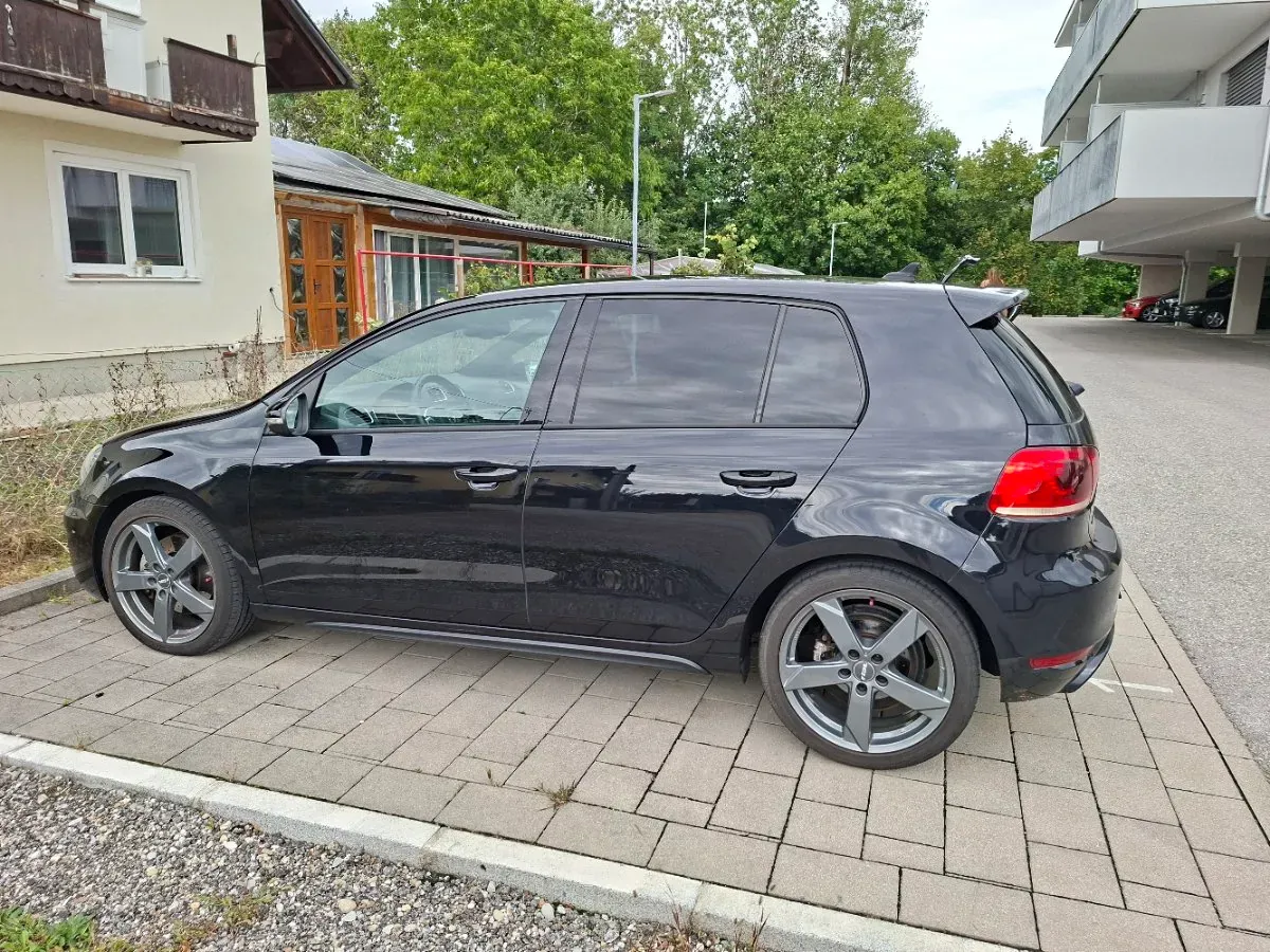 Volkswagen Golf 2012 photo 3
