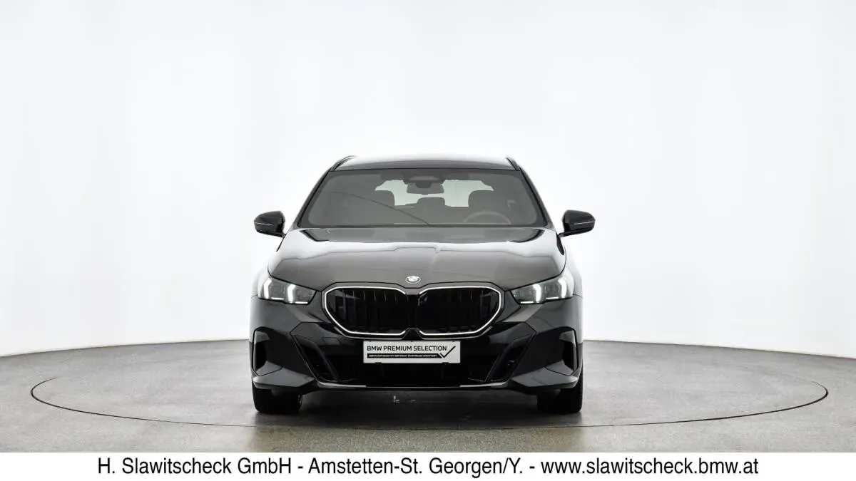 BMW 5 Series 2025 photo 2