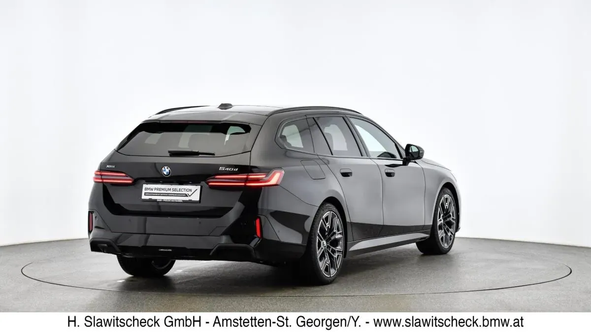BMW 5 Series 2025 photo 3