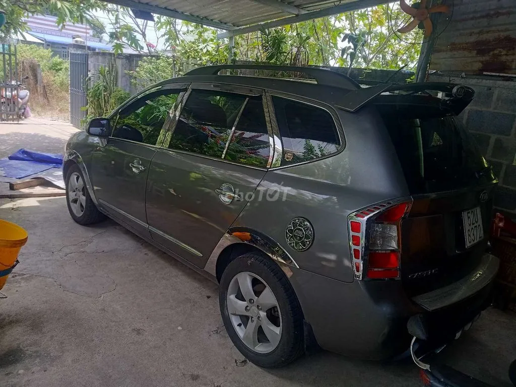 Kia Carens 2009 photo 2