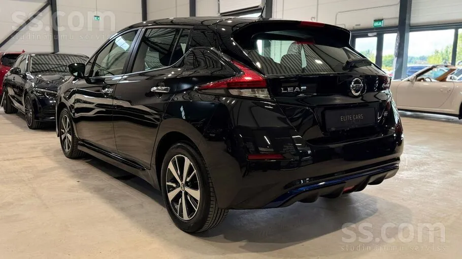 Nissan Leaf 2021 photo 2