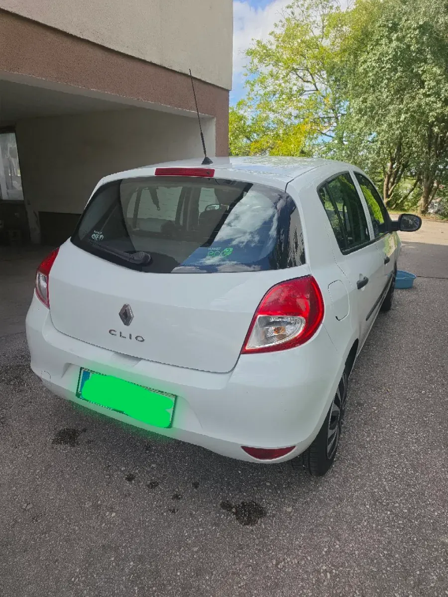 Renault Clio 2011 photo 3