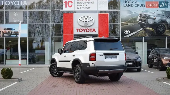 Toyota Land Cruiser Prado 2024 photo 2