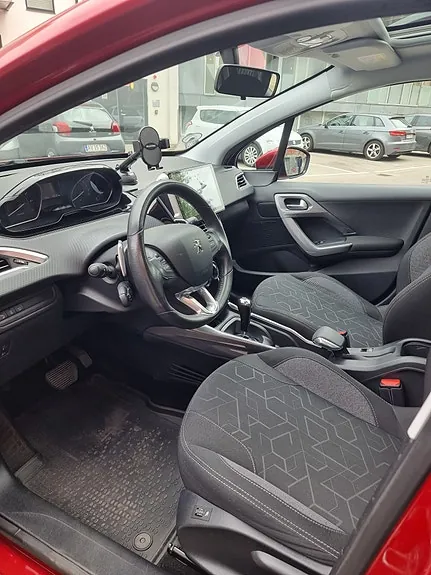 Peugeot 2008 2016 photo 5