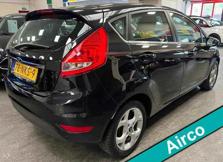 Ford Fiesta 2010 photo 2