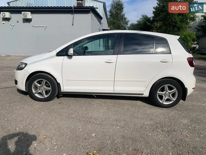 Volkswagen Golf Plus 2012 photo 2