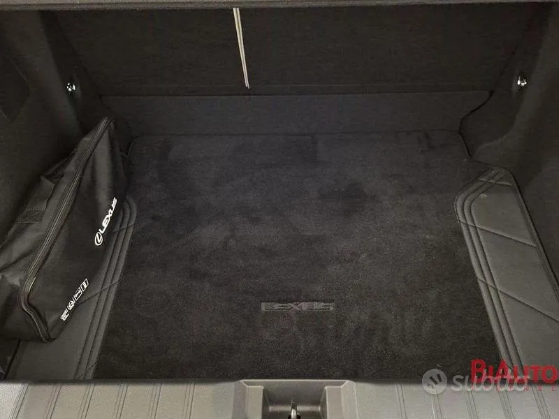 Lexus Lbx 2025 photo 5