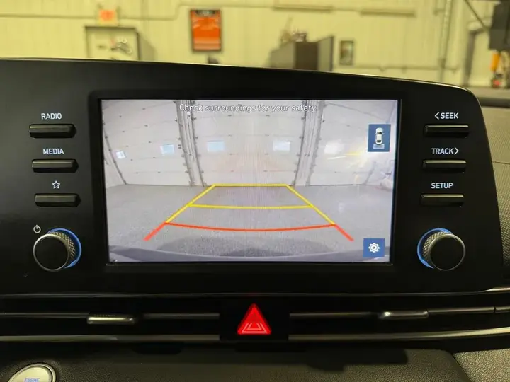 Hyundai Elantra 2023 photo 2