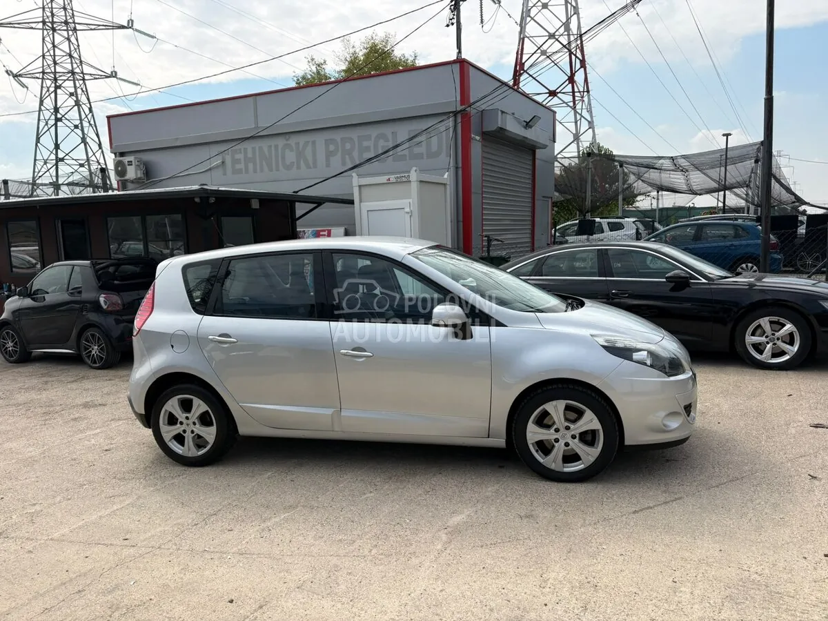 Renault Scenic 2011 photo 4