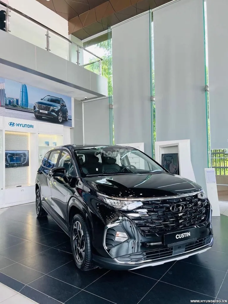 Hyundai Custin 2024 photo 2