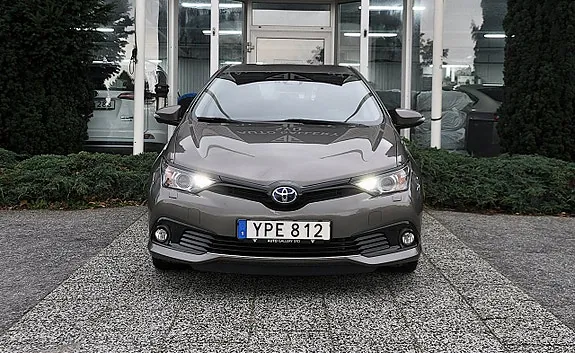 Toyota Auris 2018 photo 2
